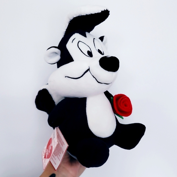 Rare Pepe Le Pew Hallmark Plush - Picture 1 of 3